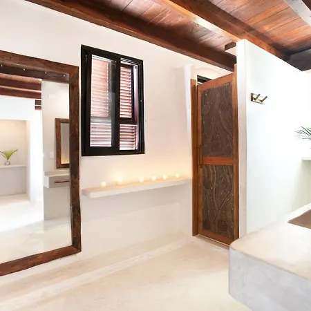 Mohave Jungle Rooms